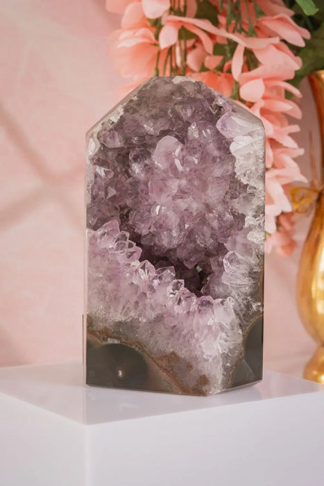 large geode amethyst tower with quartz statement piece 3
